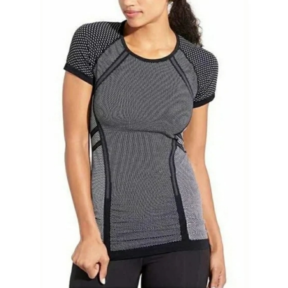 Athleta Dark Black Gray Fastest Track Short Sleeve Active Top Medium